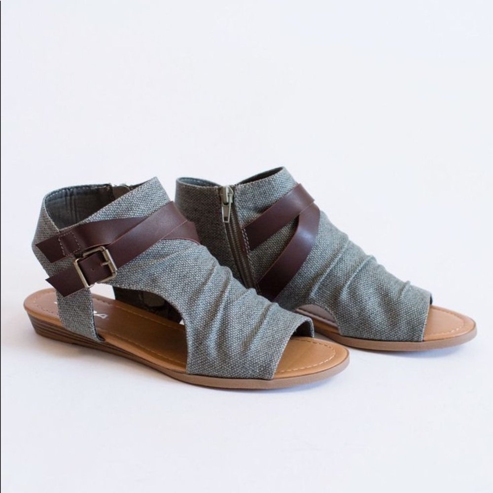 Sling back Wedge shoes in blue